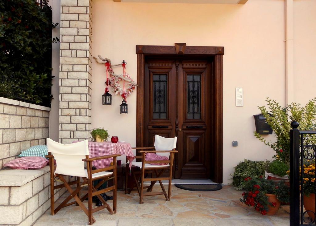 Valentini Guesthouse Карпенисион Экстерьер фото