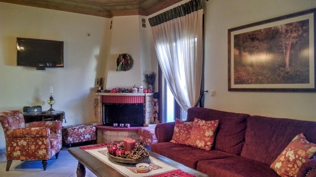Valentini Guesthouse Карпенисион Экстерьер фото