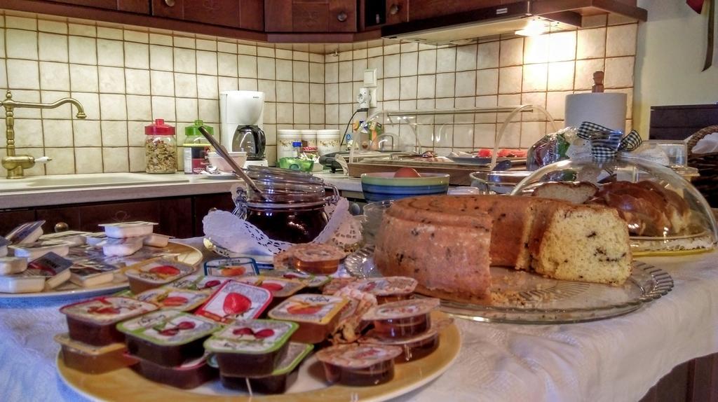 Valentini Guesthouse Карпенисион Экстерьер фото