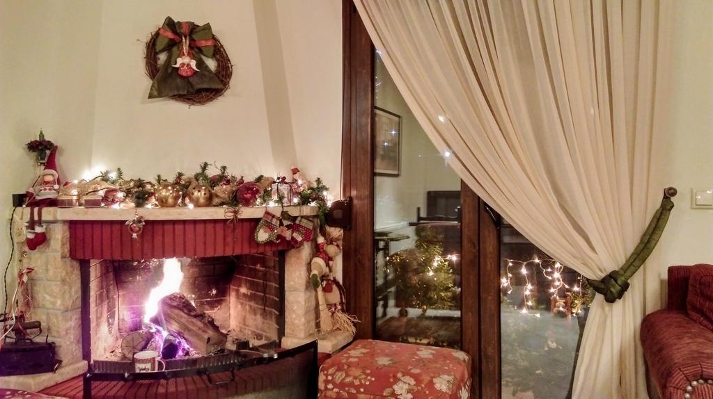 Valentini Guesthouse Карпенисион Экстерьер фото