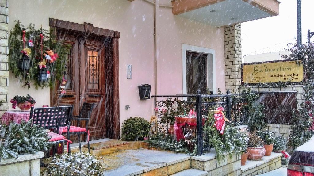 Valentini Guesthouse Карпенисион Экстерьер фото